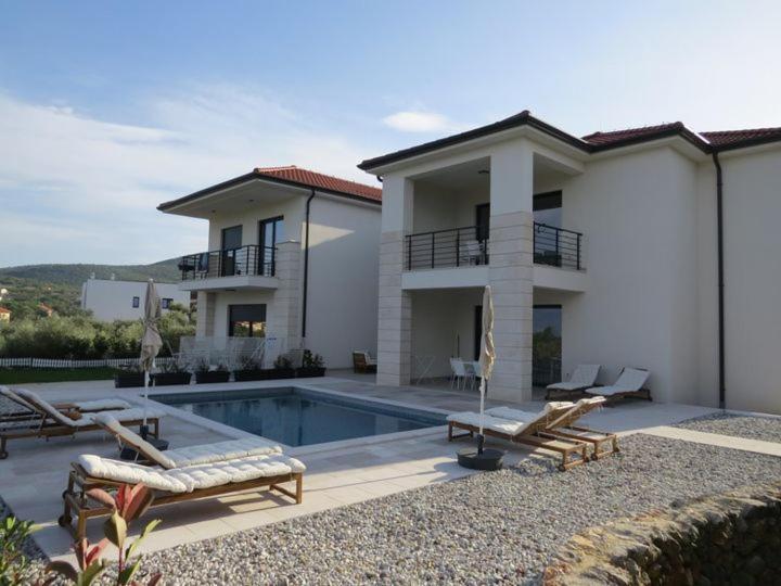 Apartmani Mariosa Vrbnik Ngoại thất bức ảnh