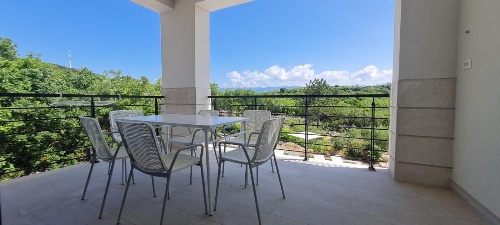Apartmani Mariosa Vrbnik Ngoại thất bức ảnh